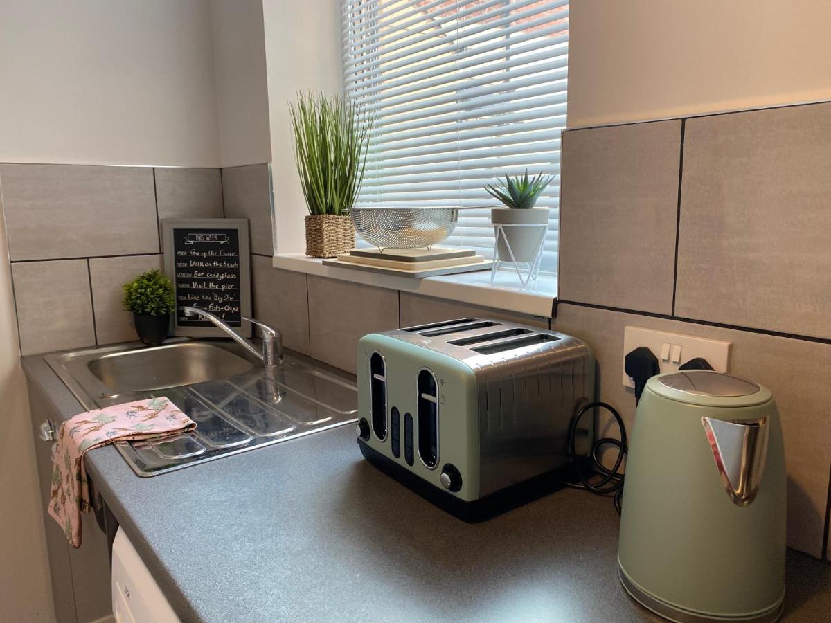 Blackpool Sleepover Apartment 1 Free Parking Sleeps 6 Eksteriør bilde