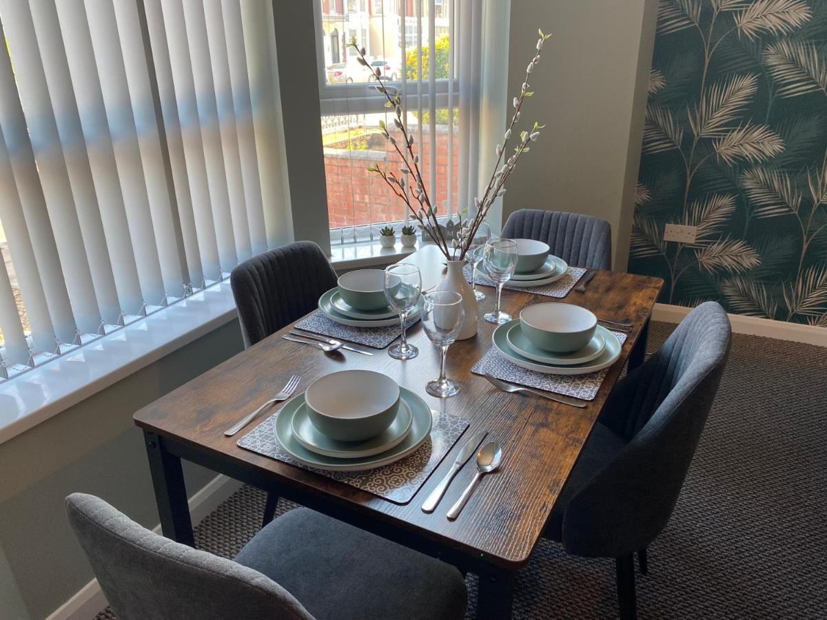 Blackpool Sleepover Apartment 1 Free Parking Sleeps 6 Eksteriør bilde